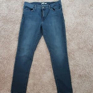 Levi's womens slimming stretch size 32